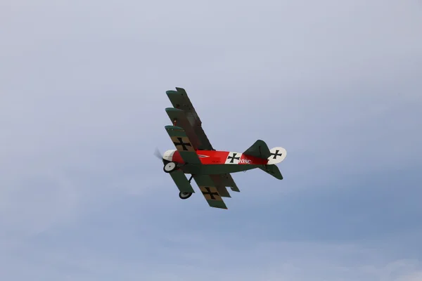 Thiene, Vicenza - Italien. den 26 juli, 2015: röda triplan Fokker Dr — Stockfoto