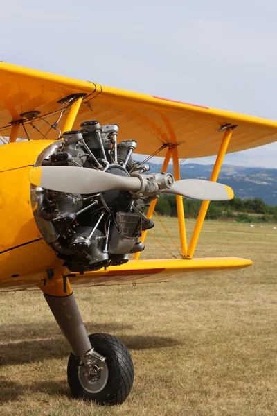 Detalhe da grande hélice de um avião — Fotografia de Stock