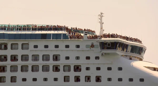 Venice, VE - Italy. 14th July, 2015: huge cruise ship in the Can — Stock Photo, Image