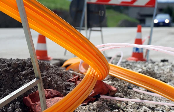 döşeme için yüksek hızlı fiber optik ben için yol kazı