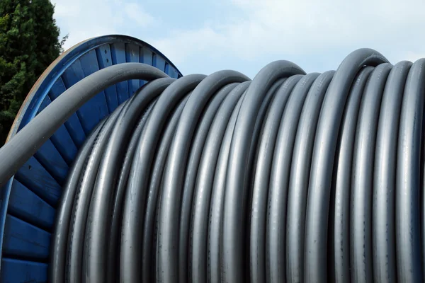 Cabo de bobina para a infraestrutura elétrica na usina — Fotografia de Stock