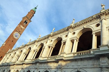 Vicenza İtalya Merkez Meydanı denilen Piazza dei sinyorlar ve fesleğen