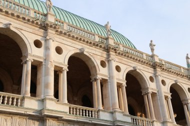 heykellerin tarihi yapının Bazilikası Palladiana denilen