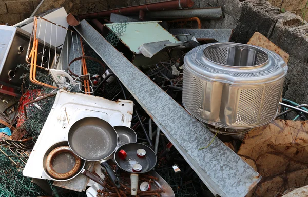 ドラム洗濯機や他のスクラップの鉄系材料 — ストック写真