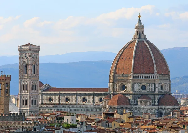 Şehir Floransa İtalya büyük kubbe ile Panoraması — Stok fotoğraf