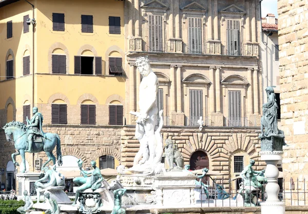 Fuente histórica de Florencia con la estatua de Neptuno — Foto de Stock