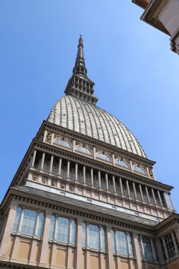 Torino en yüksek tarihi bina olarak adlandırılan Mole Antonelliana