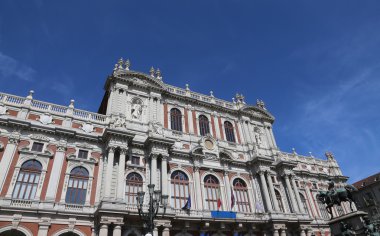 Palazzo Carignano ile bronz equest adlı Saray Torino şehir