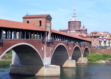 Ticino Nehri Pavia şehir tarihi kapalı Köprüsü