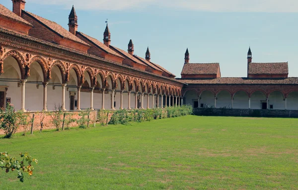 Magnífico claustro artístico de monges na Abadia — Fotografia de Stock