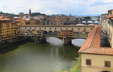 Ponte Vecchio ve Floransa Ital Vasari Koridor denilen Köprüsü