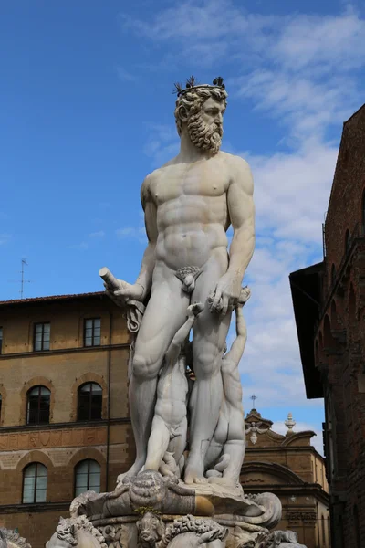 海王星在佛罗伦萨领主广场喷泉 — 图库照片