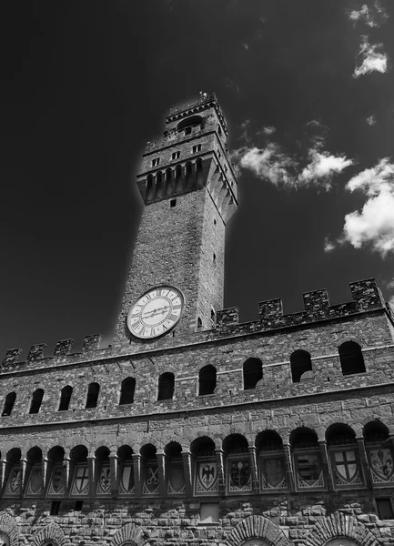 佛罗伦萨意大利老皇宫称为旧宫和钟塔 — 图库照片