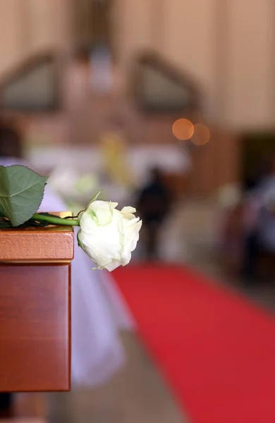 Interior of the Church is decorated with white flowers during th — Stock Photo, Image