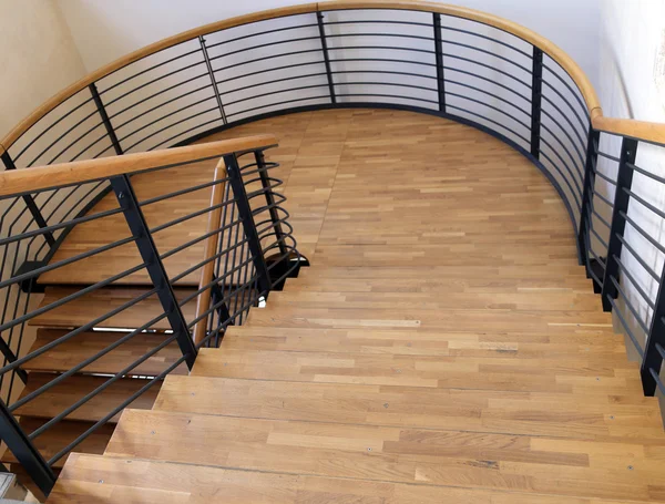 Wood and steel stairway in the modern building — Stock Photo, Image