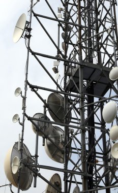 Telekomünikasyon antenler ve Tekrarlayıcı televizyon ve tele