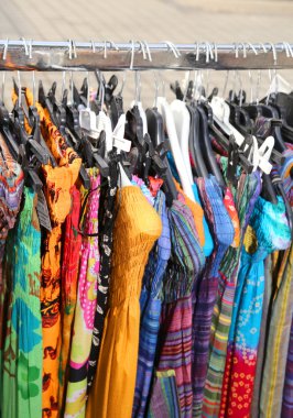 Vintage giysiler için satış, bit pazarı