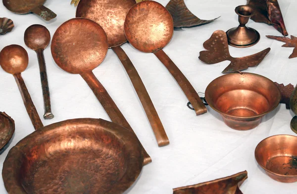 Cookware copper and dishes for sale — Stockfoto