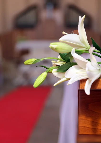 Interior of the Church is decorated with white flowers during th — Stock Photo, Image