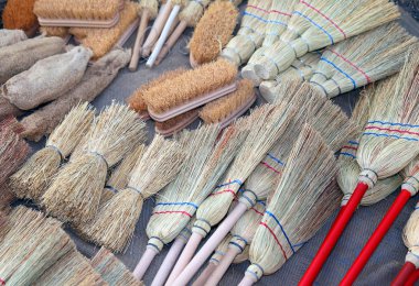 Süpürgeler ve fırçalar sorgum perakende pazarında