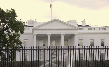 Washington, DC, ABD - 26 Ağustos 2025: ABD başkanının Beyaz Saray 'daki konutunun kuzey görüşü