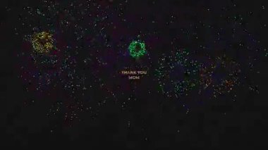 Büyük Altın Metin Teşekkürler Anne ve birçok renkli havai fişek siyah arkaplanda rastgele modda