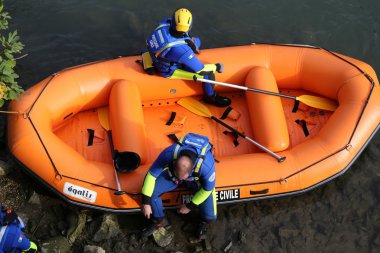 Vicenza, Italy. 10th October, 2015.  Civil Protection in action to Contrast to Hydraulic Emergency in the city