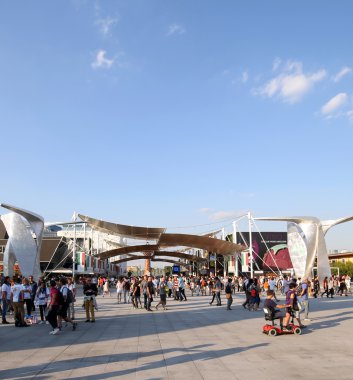 Milan, İtalya - 8 Eylül, 2015. Expo Milano 2015. Decumano St