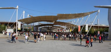 Milan, İtalya - 8 Eylül, 2015. Expo Milano 2015. Decumano St