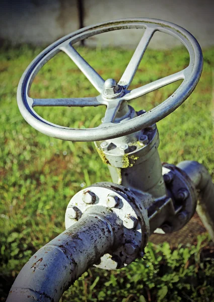 Válvula de desligamento para fechar o gás na instalação industrial — Fotografia de Stock