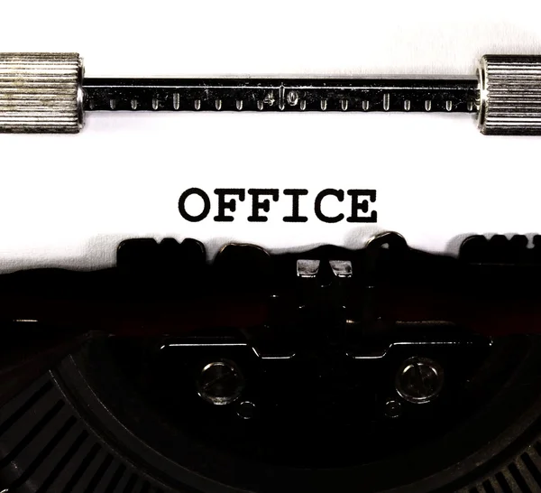 Urzędu z czarnym tuszem na piśmie z maszyny do pisania — Zdjęcie stockowe