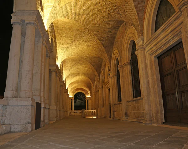 パラディオ大聖堂イタリアのヴィチェンツァ市の歴史的建物 — ストック写真