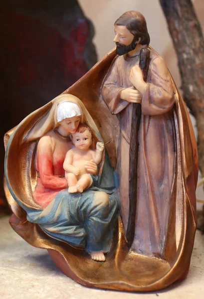 Sacra Famiglia con le statue del presepe italiano — Foto Stock