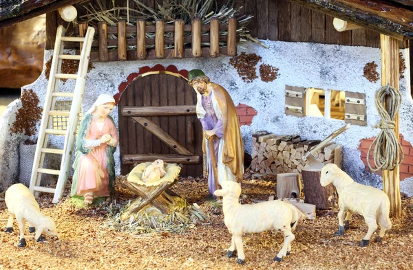 Classic Neapolitan nativity scene with baby Jesus Mary and Josep — Stock Photo, Image