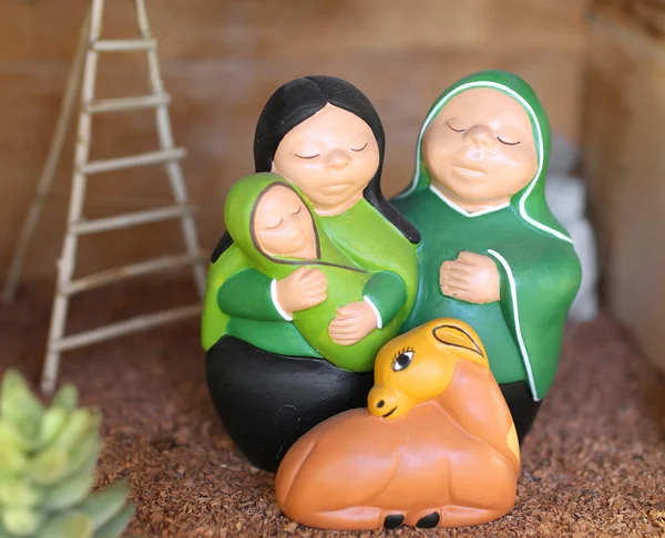 Presepe dell'America Latina con Gesù Bambino e la santa famiglia nella — Foto Stock