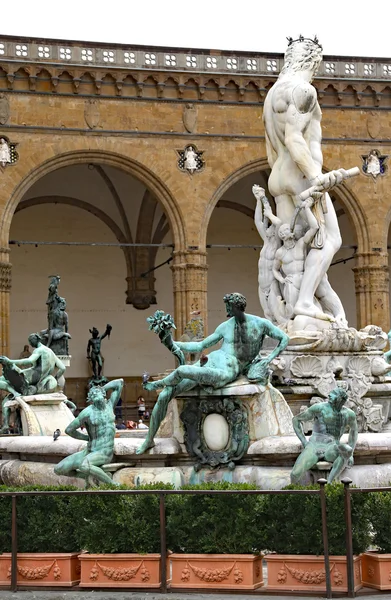 Florencie historické kašny se sochou Neptuna — Stock fotografie