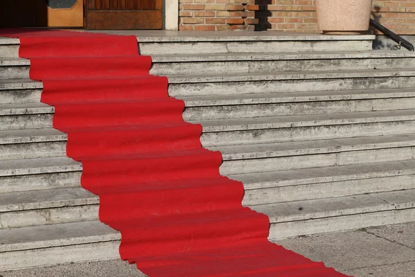 Long red carpet for the catwalk of celebrities — Stock Photo, Image