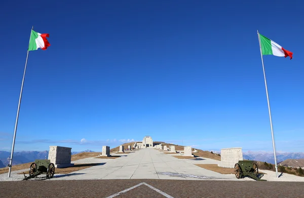 Monte Grappa (Tv) Italië. 8 December 2015. Militaire memorial ma — Stockfoto