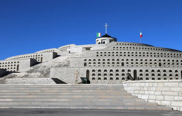 Monte Grappa (TV) Italy. 8th December, 2015. Military memorial m — Stock Photo, Image