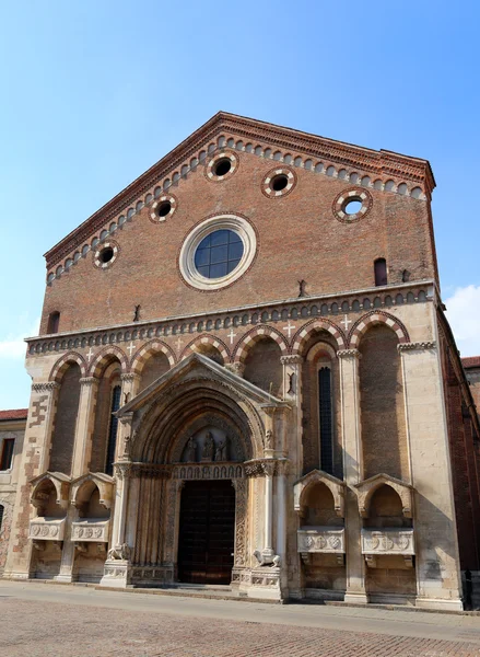 Ancient Saint Lawrence Church in the historic city of Vicenza — Stock Photo, Image