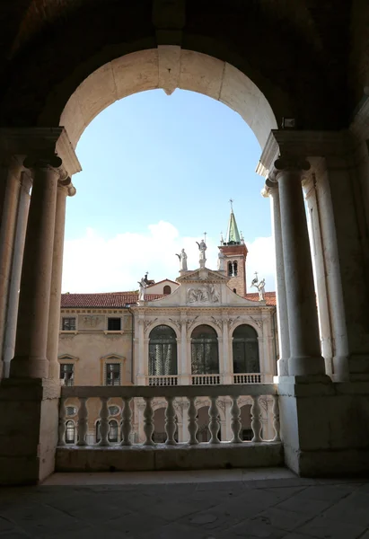 Saint Vincent kerk in de historische stad Vicenza in Italië — Stockfoto