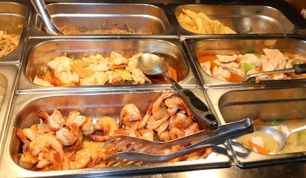 Many tray with deep fried foods and fried shrimp in the Chinese — Stock Photo, Image