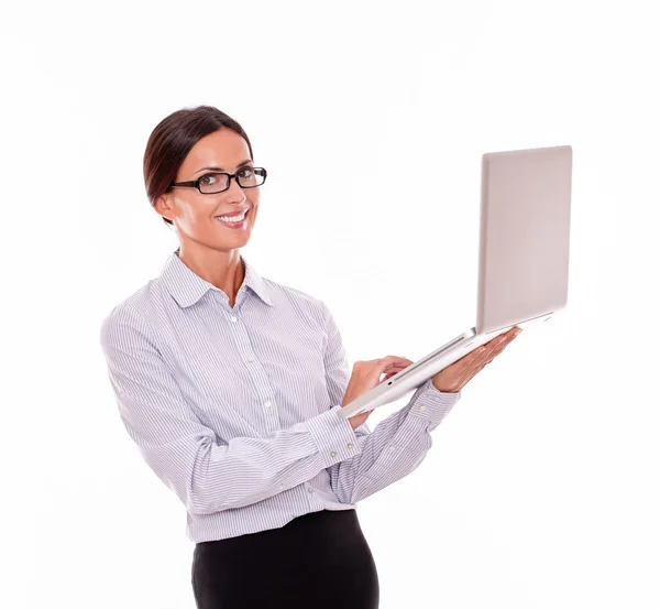 Młoda bizneswoman z laptopem — Zdjęcie stockowe