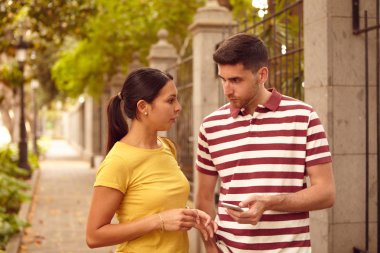 Genç turist çift tatilde