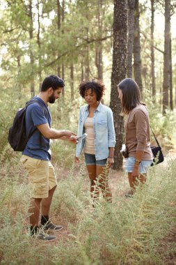 Ormandaki telefon ile ilgili arkadaşlar