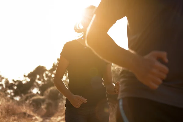 Δύο joggers τρέξιμο έξω — Φωτογραφία Αρχείου