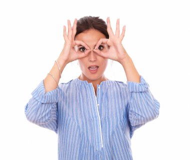 dürbün elle karizmatik latin kadın