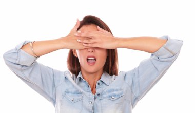 Gözlerini kapama sürpriz genç bayan