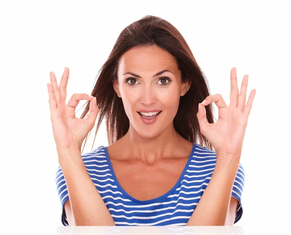 Pretty female making the ok sign — Stock Photo, Image