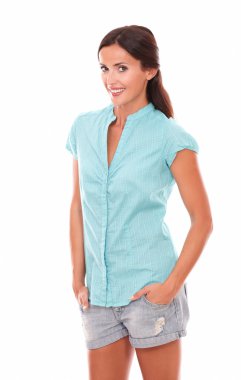 Sana bakarken kısa kot pantolon moda bayan